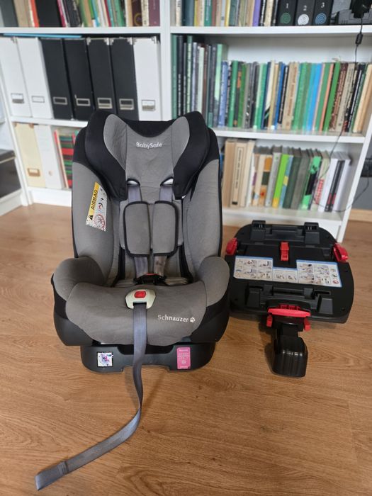 Babysafe Schnauzer 0-18 kg z bazą, używany w dobrym stanie