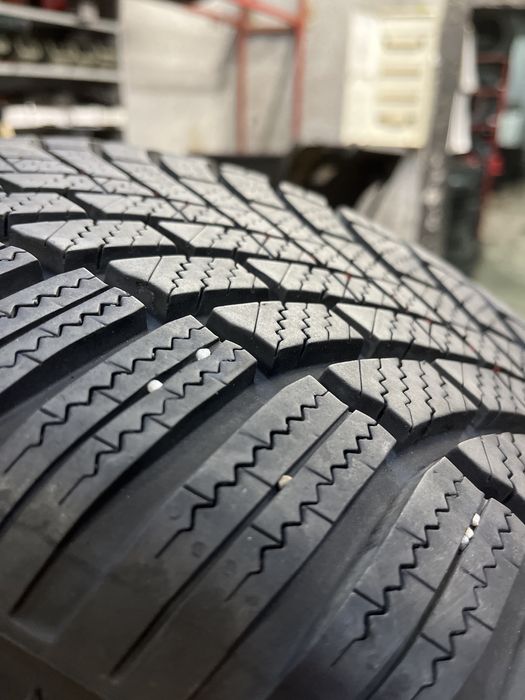 шини зима 235/60/18