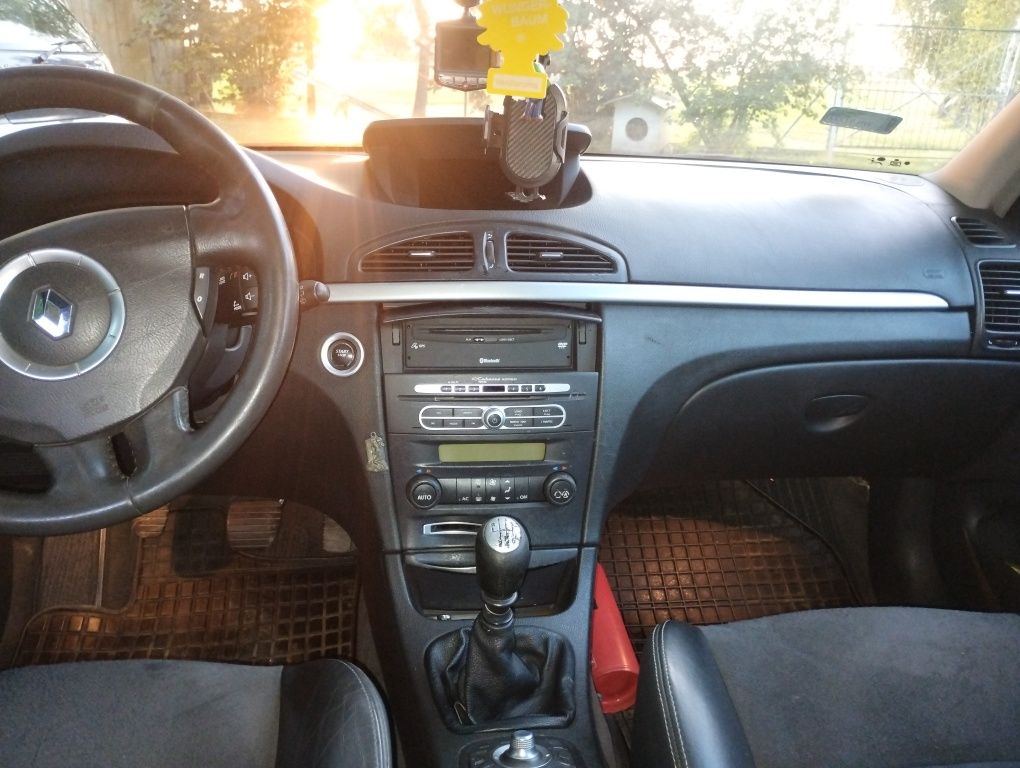 Reno laguna 2006 r,kombi ,2,0 dCi,150 km,przeb 250 tys km
