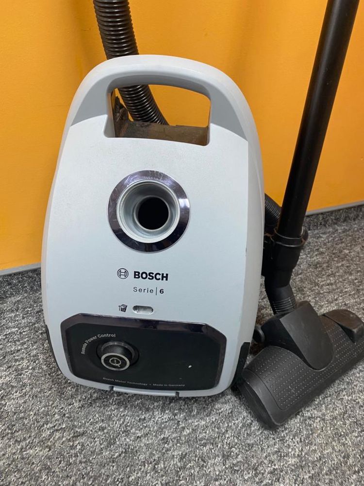 Odkurzacz Bosch BGB6X330