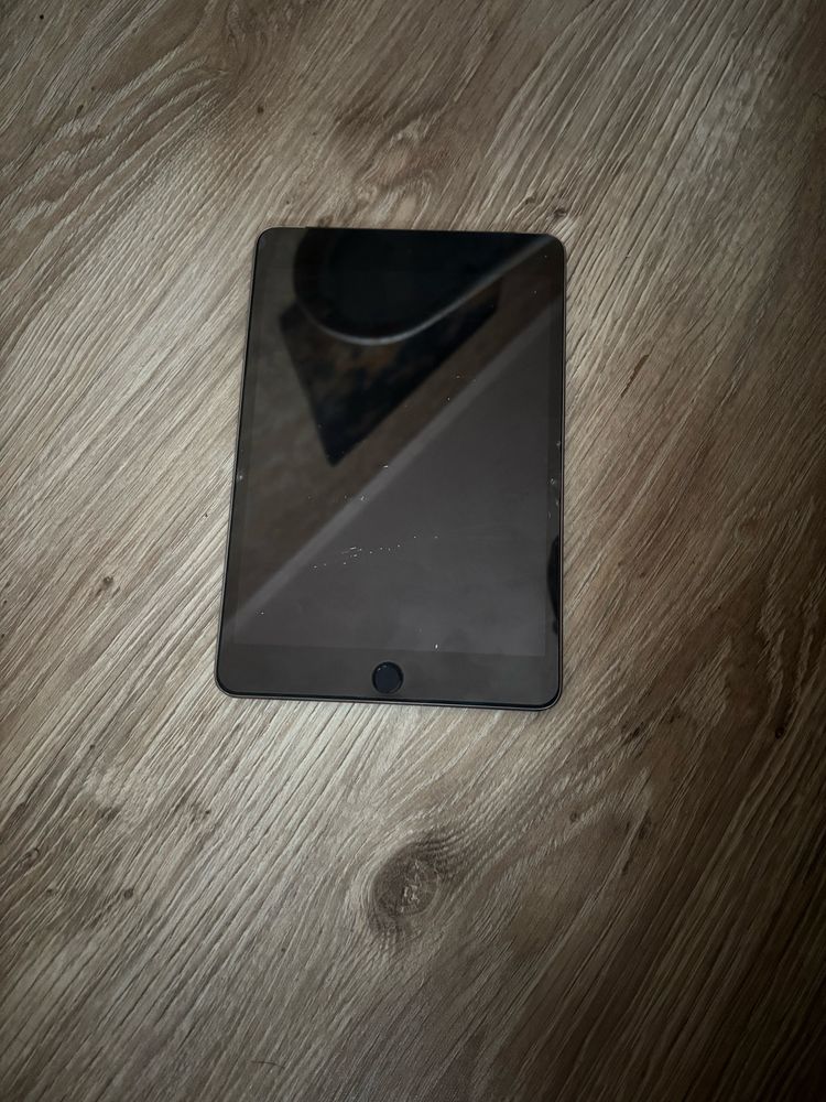 iPad A1550 планшет