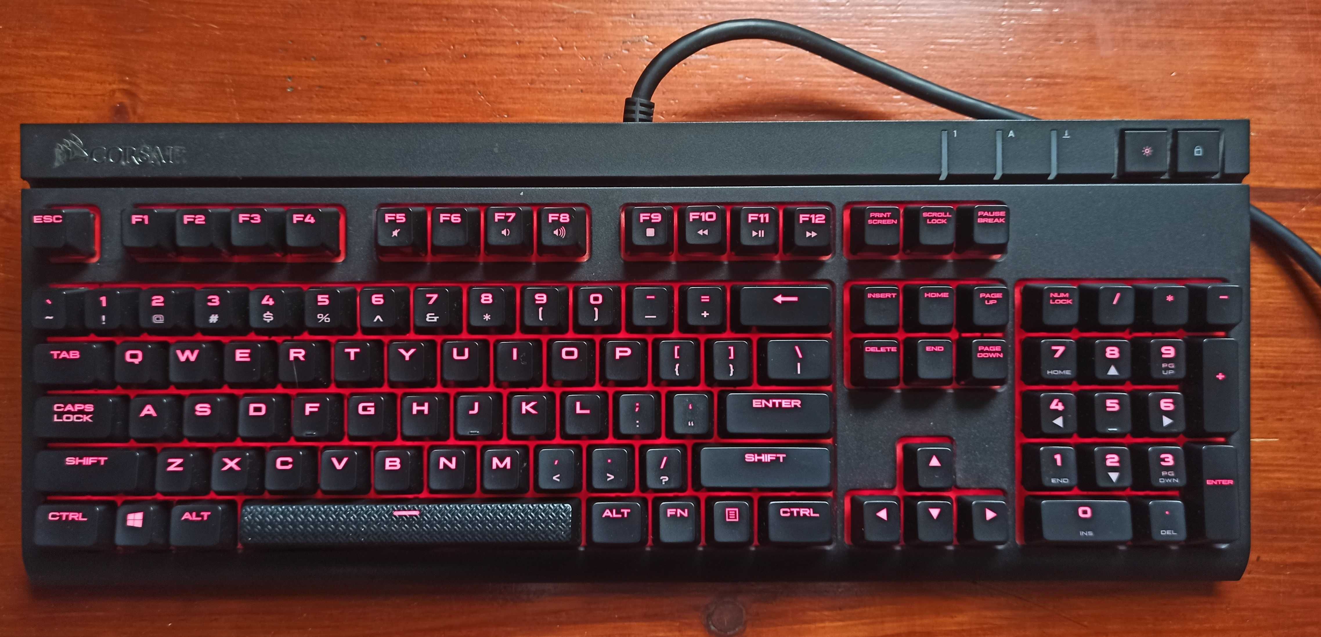 Corsair STRAFE (Cherry MX Silent, Red LED)