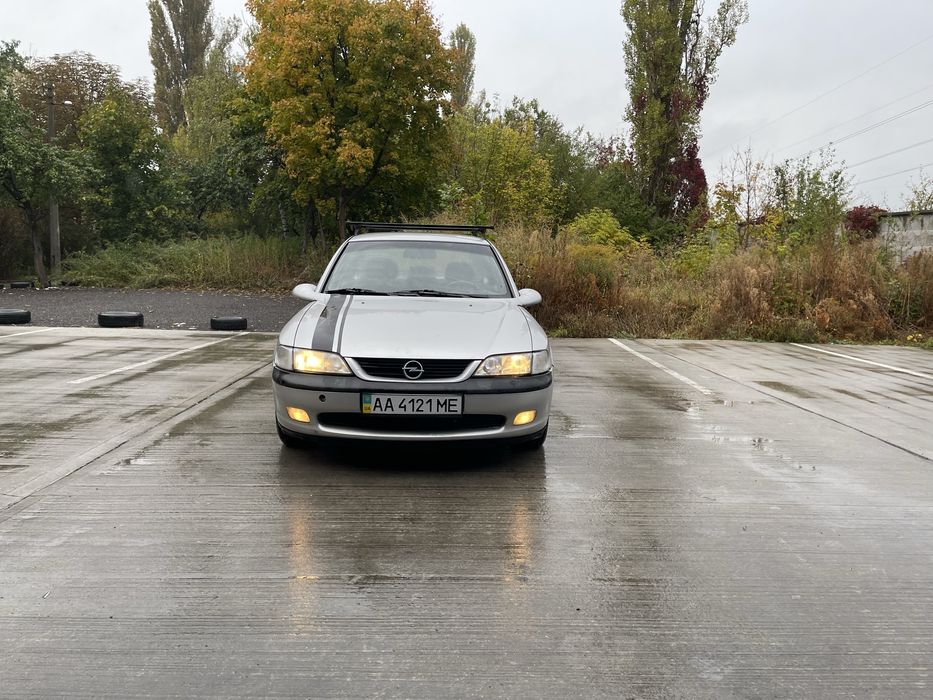 Продам хороший автомобиль полностью на ходу