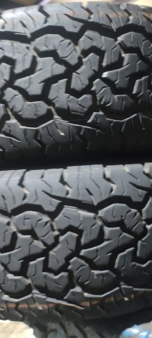 Pneus  205/70/15 semi novos semi novos