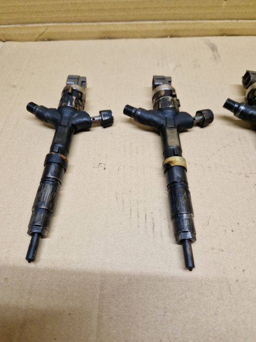 Wtrysk wtryskiwacz wtryskiwacze paliwa 2.0 D4D 116 KM Toyota RAV4 II