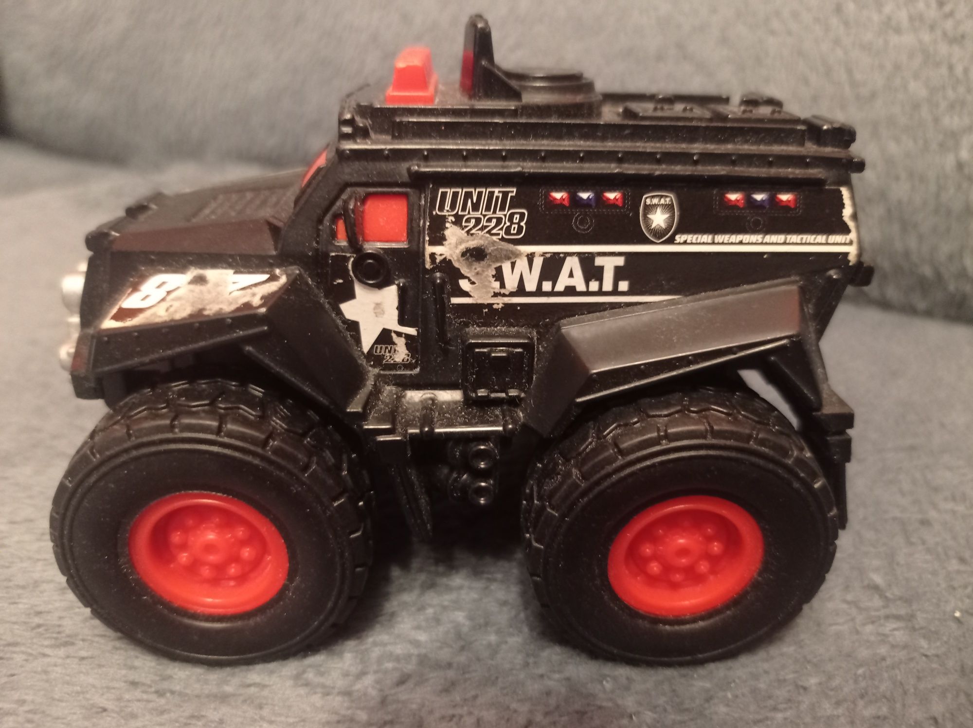 Samochód S.W.A.T 12x8x8