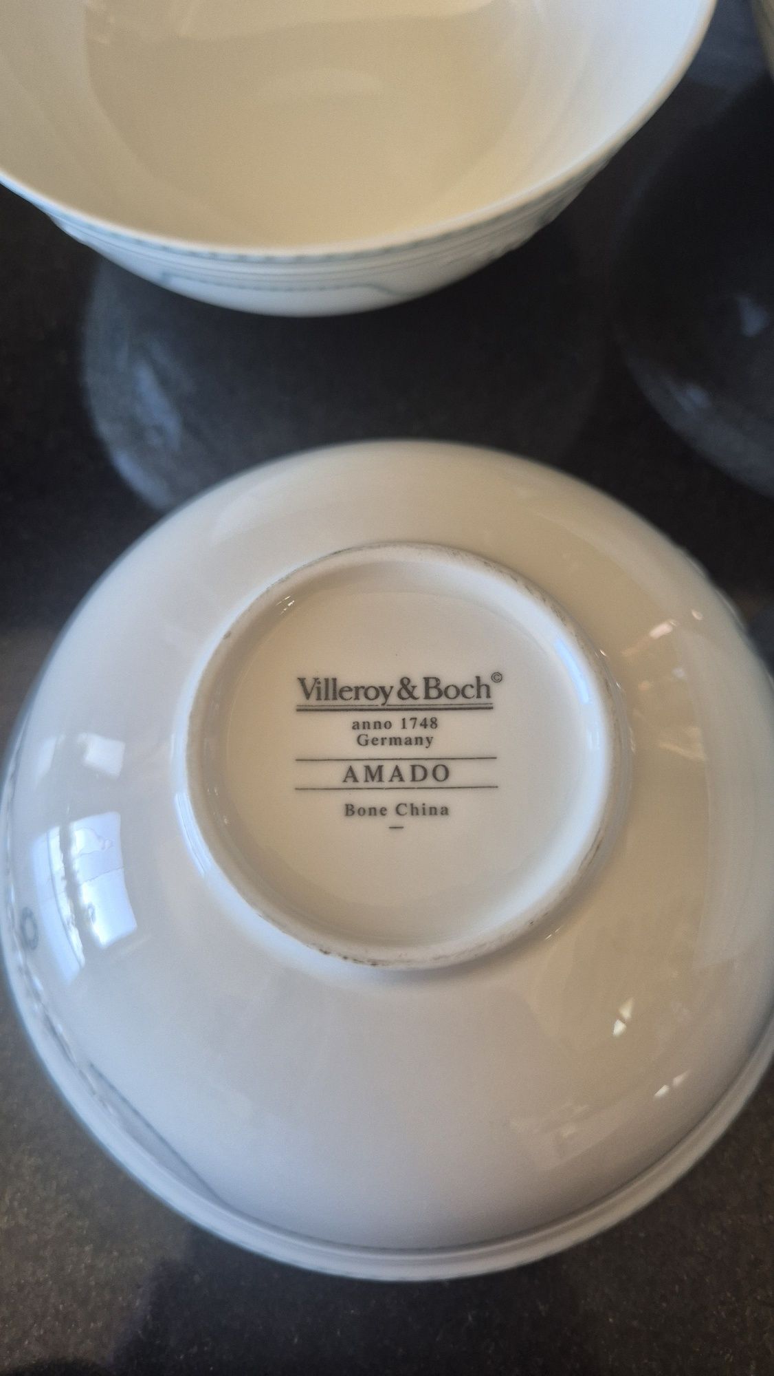 VILLEROY & BOCH "Bone China  Metlach AMANDO-salaterka