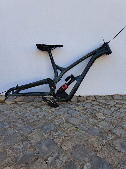 Vendo quarto commencal supreme V4.5 dowhill V4.5 dh tamanho L