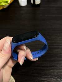 продаю фітнес трекер браслет mi band 4