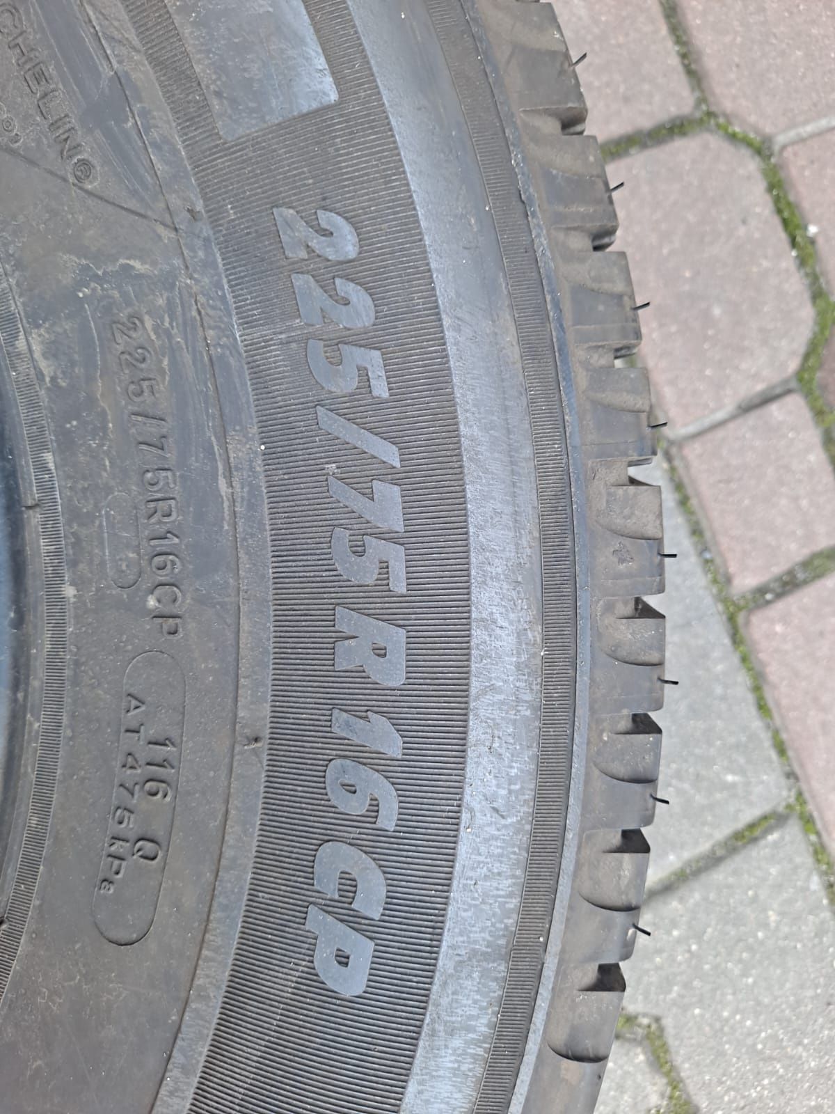 Opony Michelin 225/75R16CP