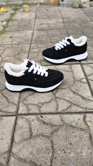 Жіночі зимові кросівки