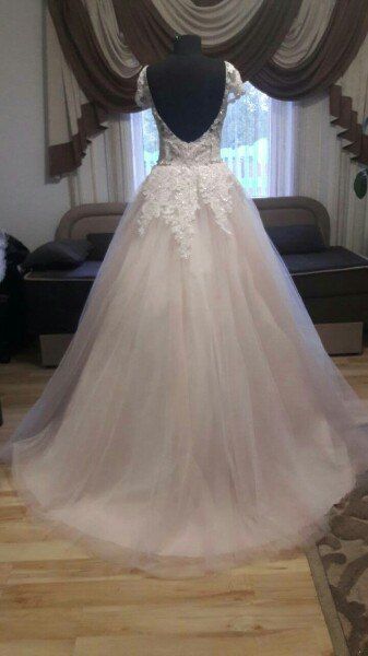 Весільна сукня кольору "пудра"