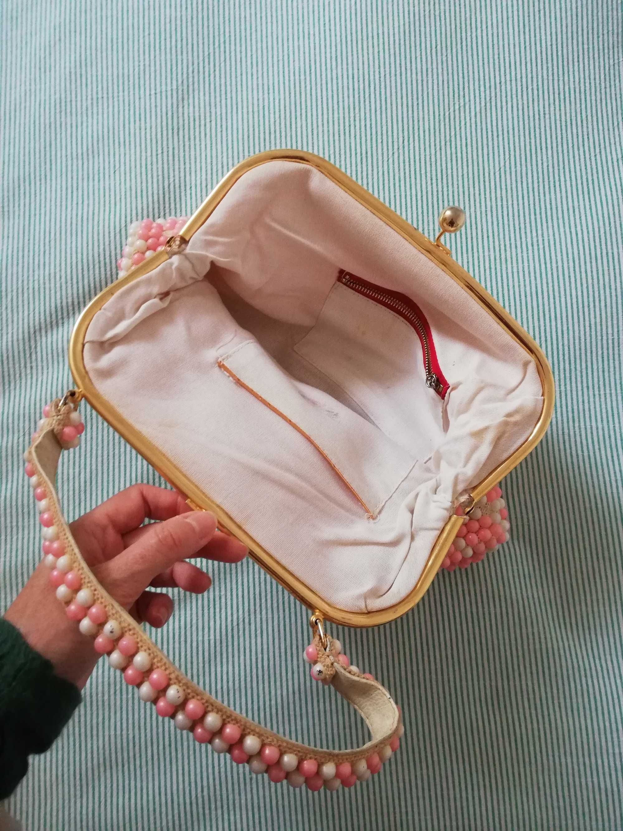 Mala vintage com pérolas