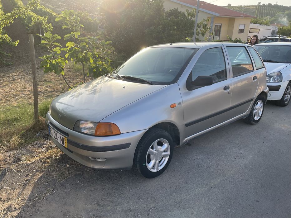 Fiat Punto impecável