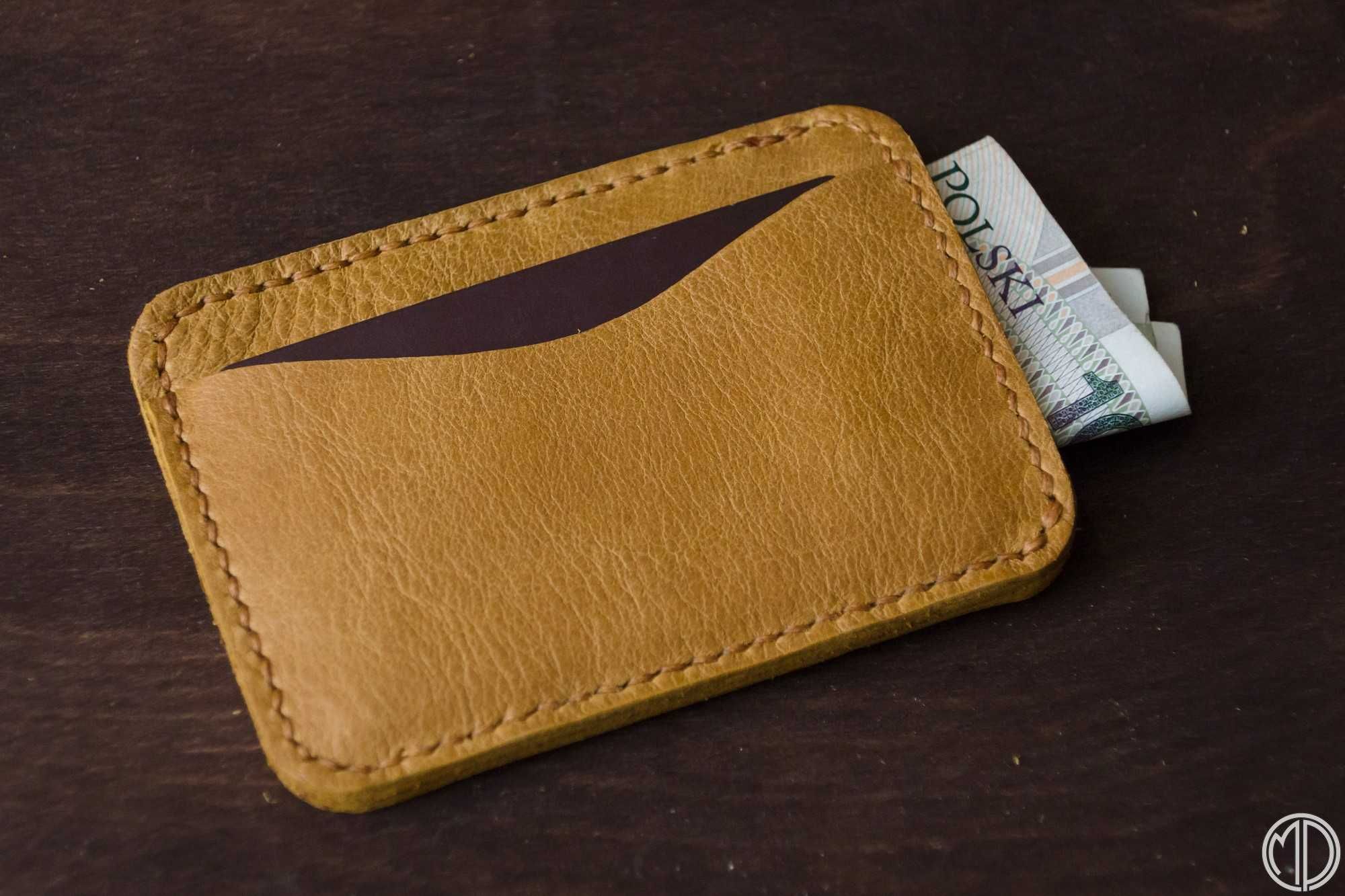 Ręcznie szyty ze skóry cardholder, portfel minimalistyczny - upcykling