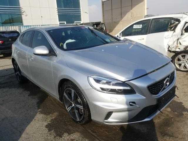 Бампер Volvo V40 T3 Розборка Volvo V40 Cross Country Вольво В40