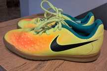 Buty NIKE sportowe  piłka nożna 32