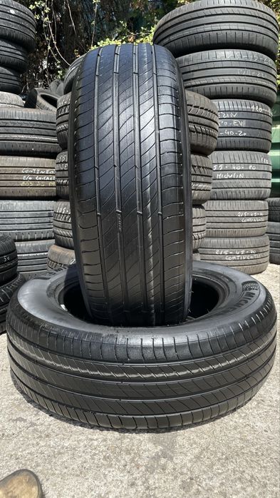 Pneus 215/65r17 Michelin Primacy 4 com 75% piso