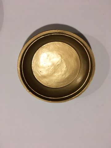 Caixa decorativa dourada