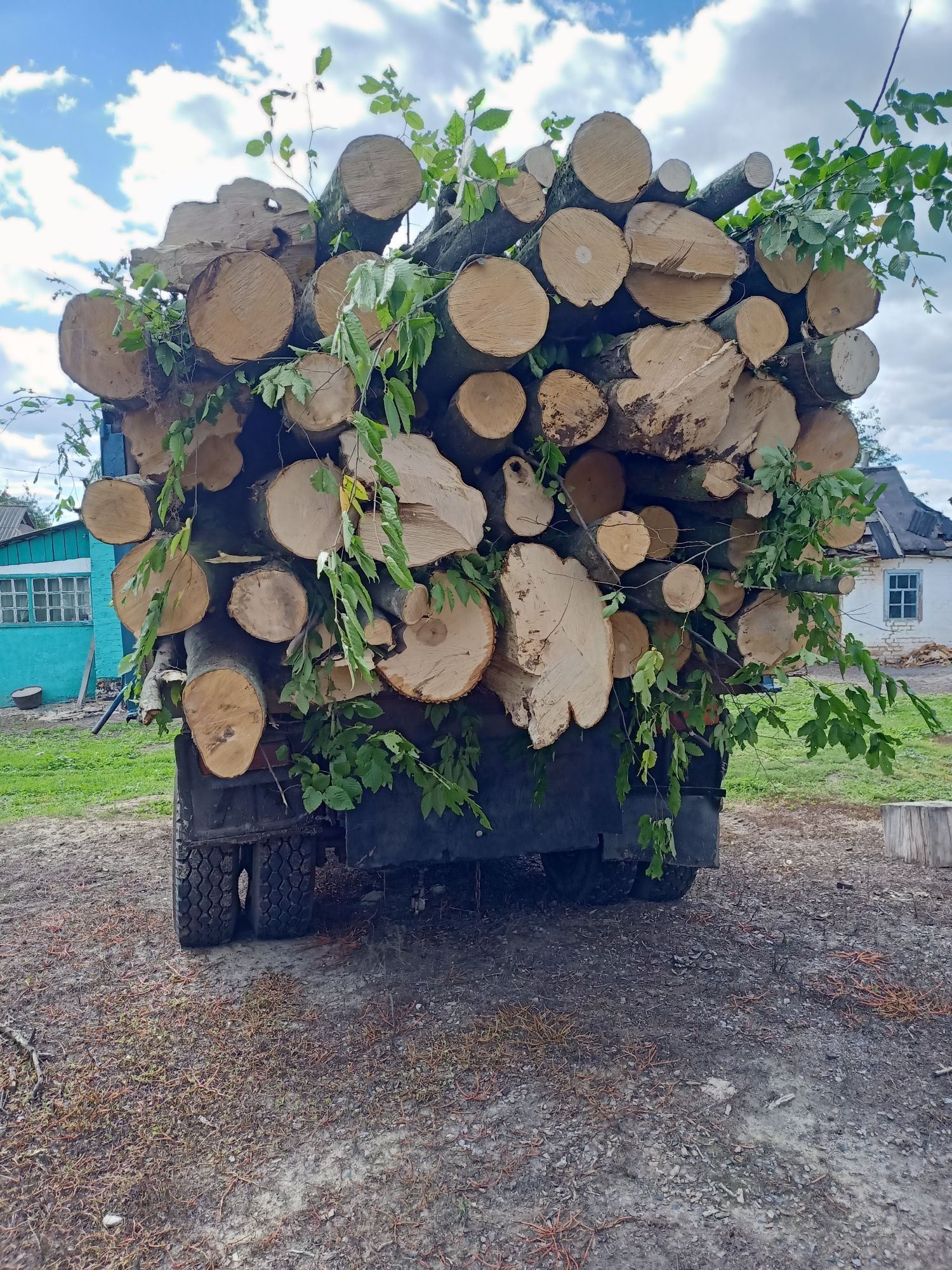 Пісок, щебінь, дрова, грунт,глина...