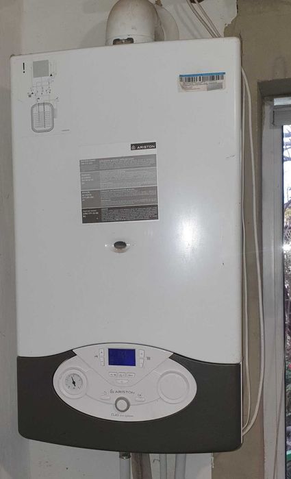Котел ARISTON Clas EVO 32 FF (легкие б\в, з новою трубою, торг)