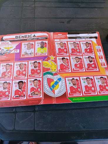 3 cadernetas 2017/18 de futebol incompletas