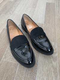 Лофери лакові жіночі Clarks, р. 40, 26 см, туфлі чорні