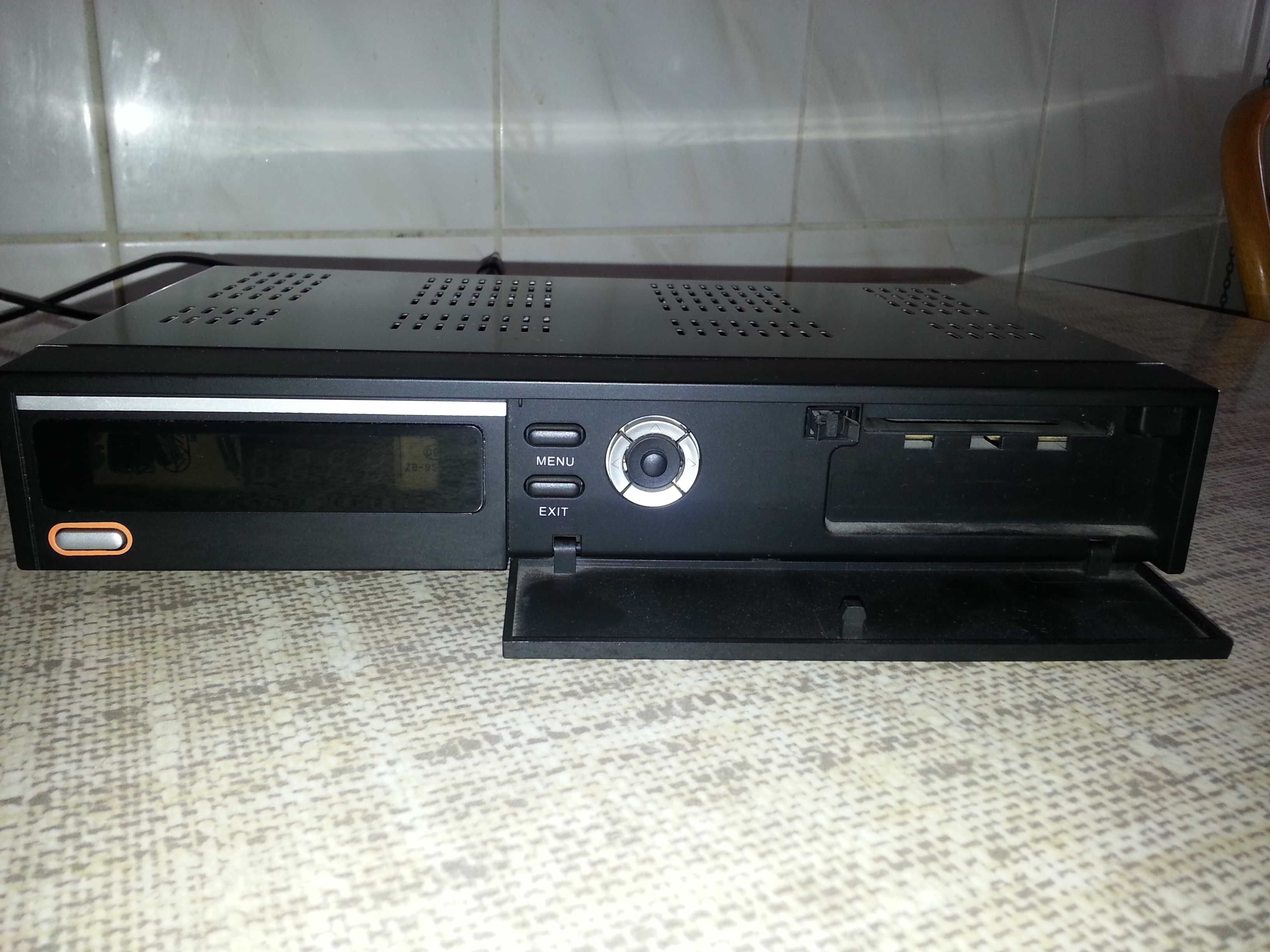 Dekoder tuner DVB-S2 ALMA s2100 CX, PVR, HD