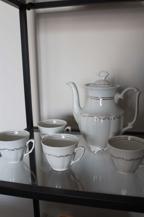 Porcelana Wałbrzych serwis do kawy herbaty biały dzbanek 4 filiżanki