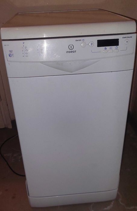 Indesit DSG 573 - zmywarka 45 cm - na części / do naprawy