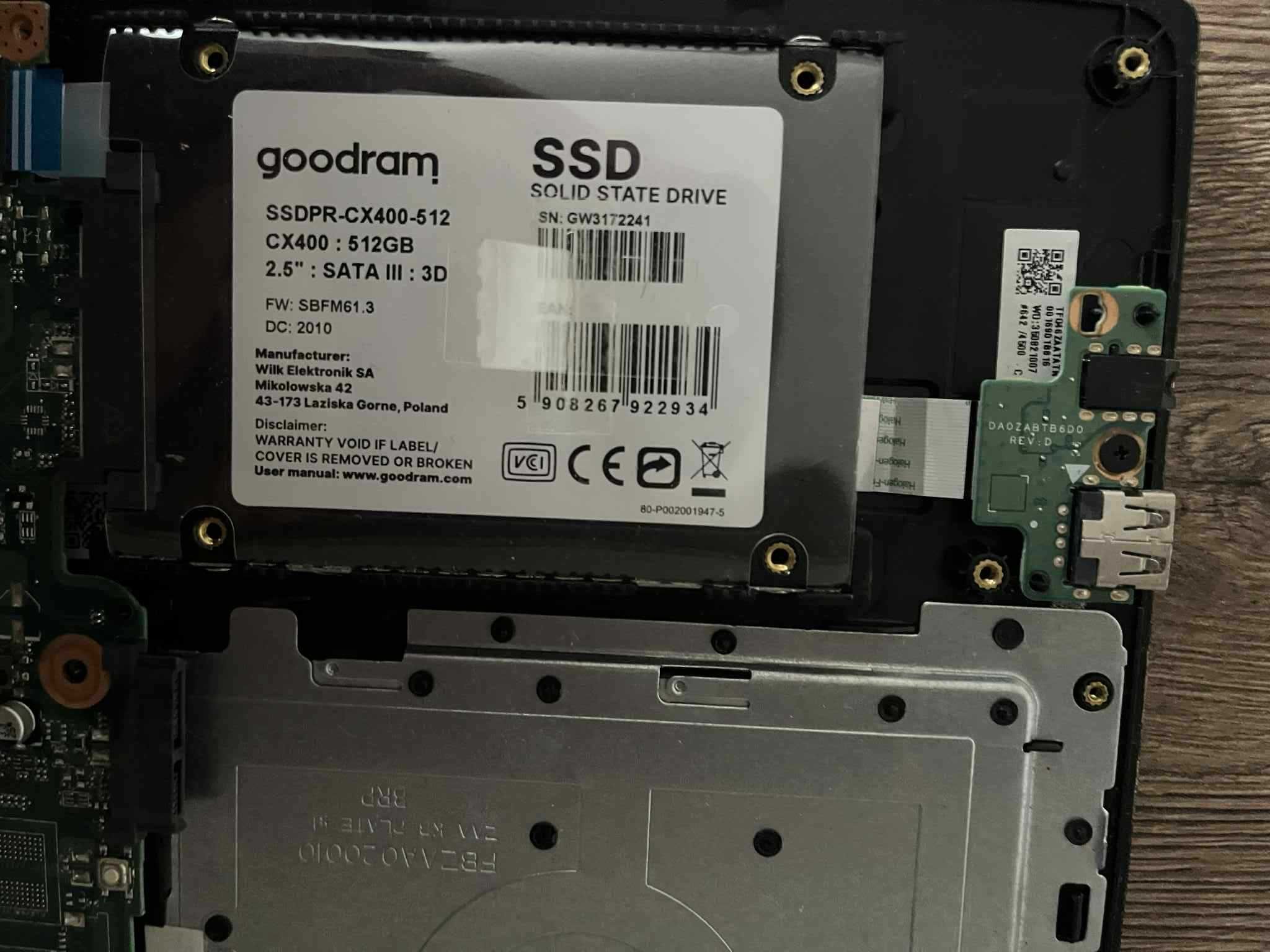 Acer Aspire E5-575 | i7 / 8GB / SSD 512GB | Zestaw: myszka, torba itd