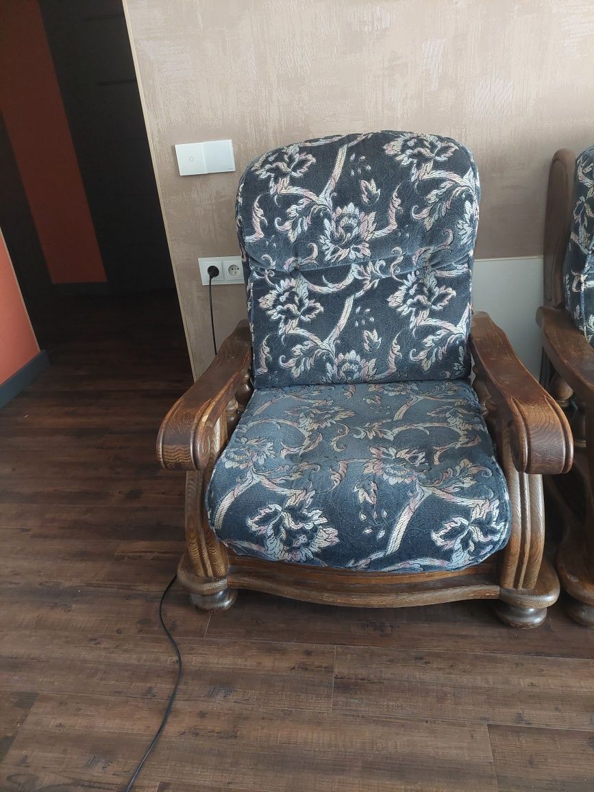 Zestaw mebli z litego drewna do salonu 1+2+stolik