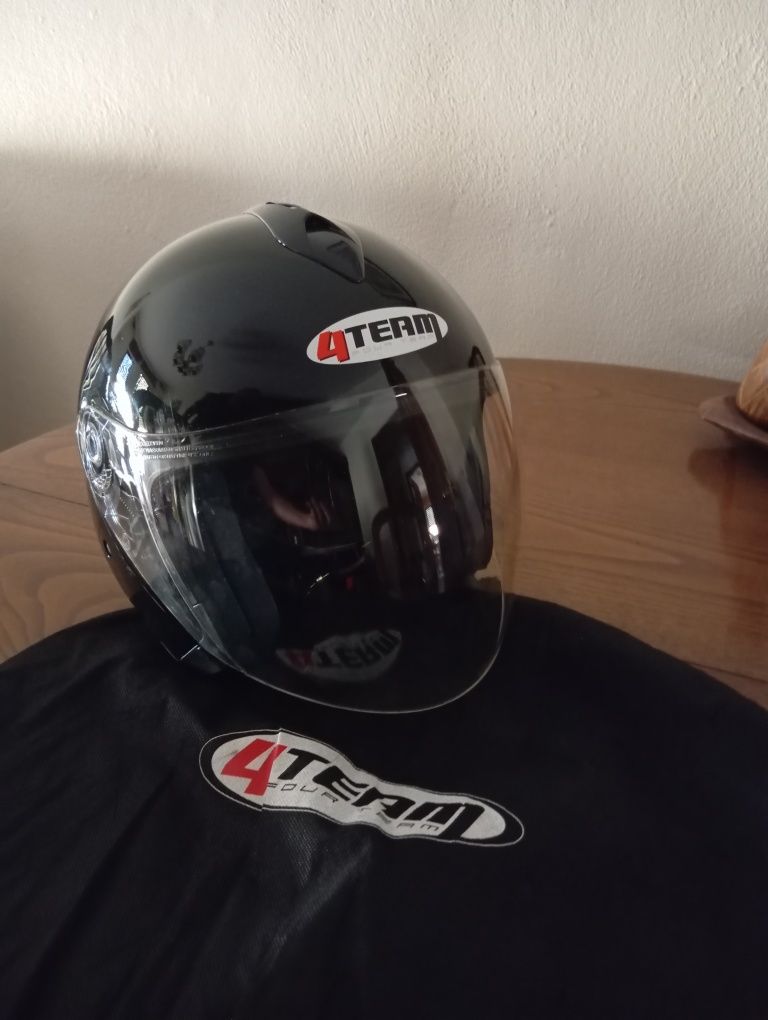 Capacete mota ATeam praticamente NOVO