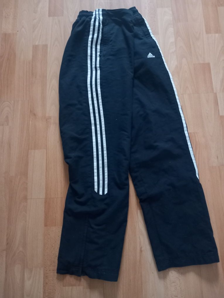 Dresy adidas typu parachute