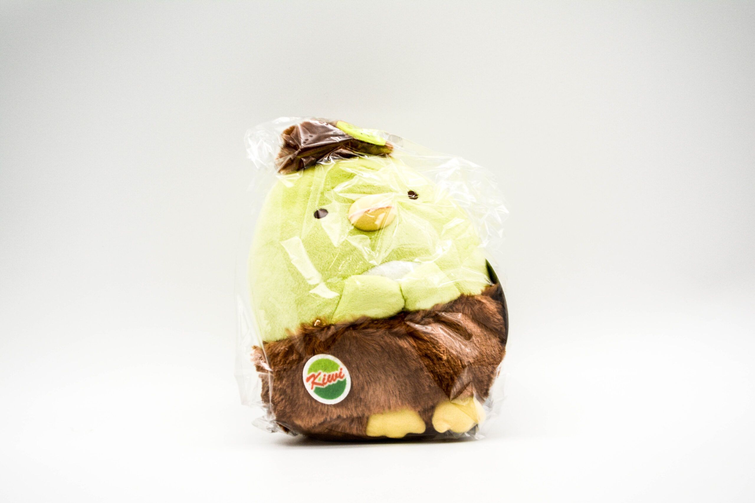 pluszak Sumikko Gurashi - Penguin - Przebrany za Kiwi