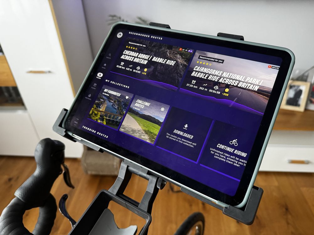 Trenażer Tacx Flow Smart + uchwyt na tablet + opona