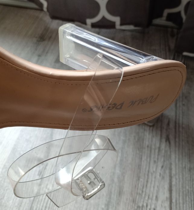 Transparentne, przeźroczyste buty, sandały na słupku public desirs 39