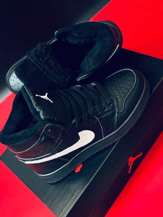 Зимние Найк Джордан Ретро черные / теплые мужские кросы Nike Jordan /э