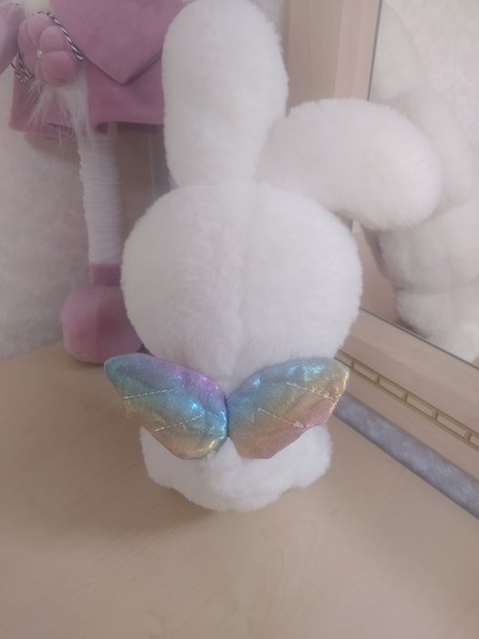 Білий зайчик з крильцями Копиця