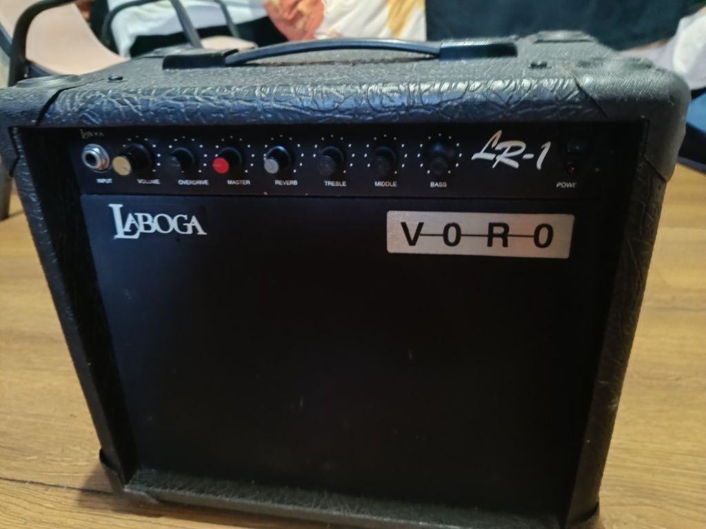Zestaw gitara Wilson że wzmacniaczem
