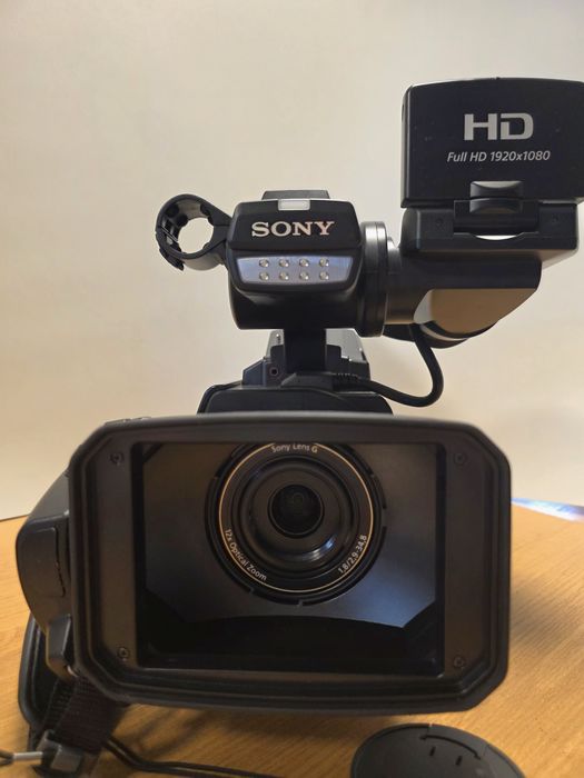 Видеокамера SONY HXR-MC2500