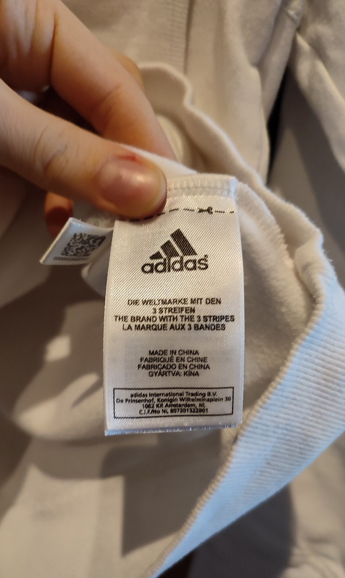 Adidas Biała bluza kangurka z kapturem r.S