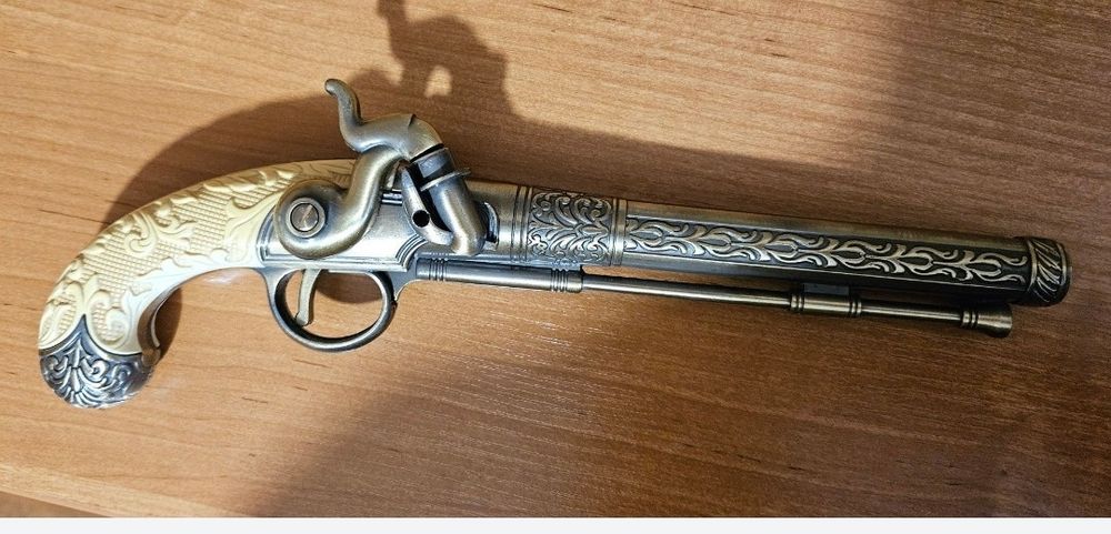 Replika pistoletu (zapalniczka)