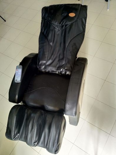 Poltrona Massagem + Sistema de Ar (Não liga). Nova + de 1000€