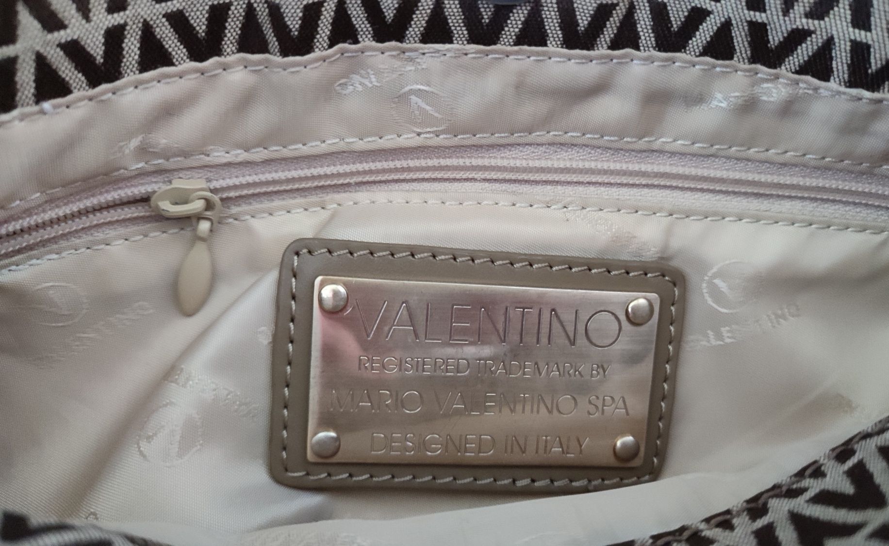 Фирменная сумка Valentino