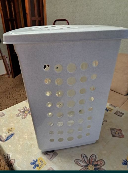 Угловая корзина для белья