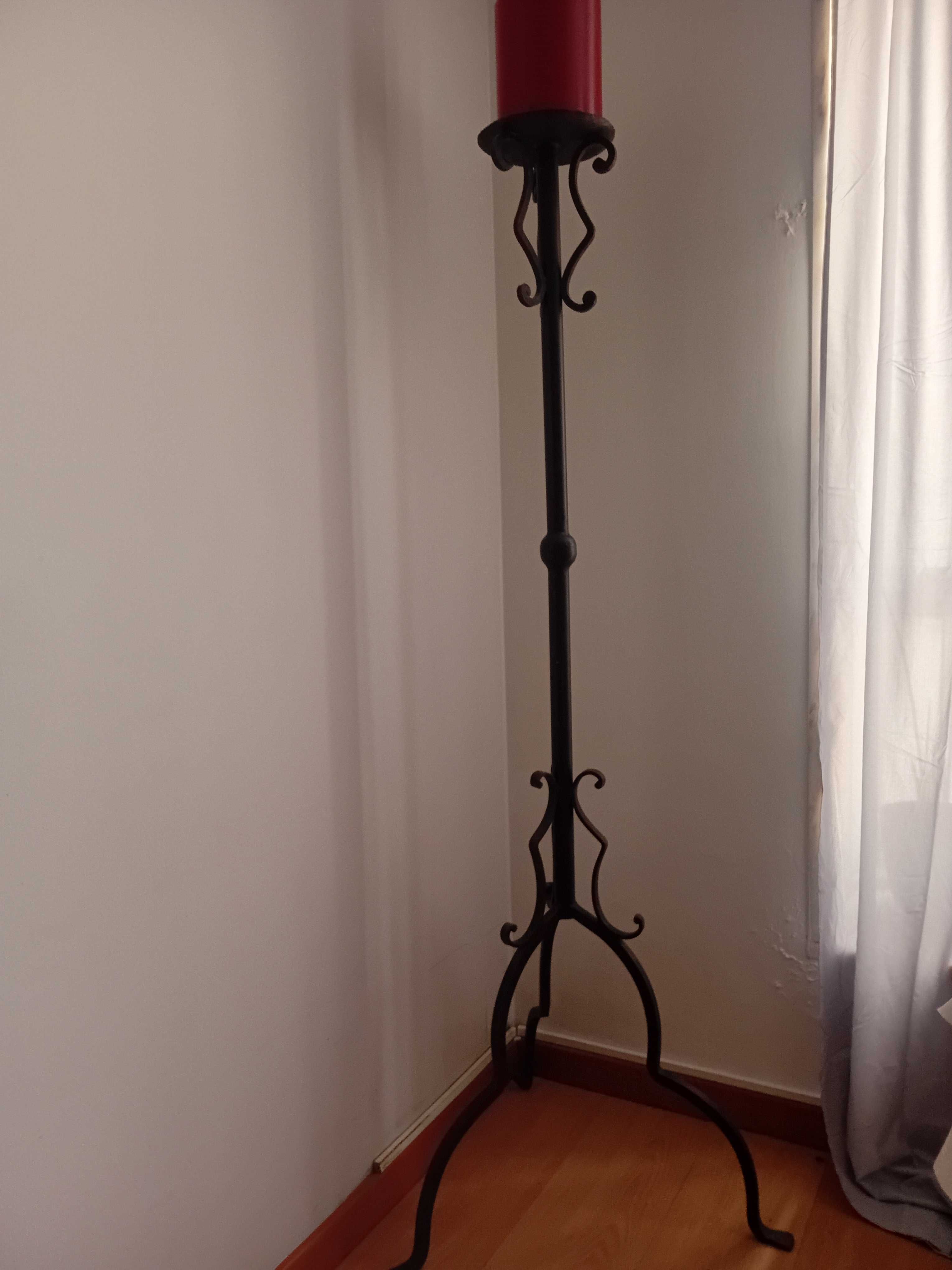Castiçal de ferro