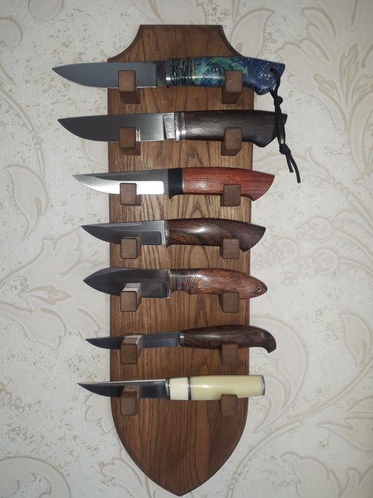 Підставка для ножів, ніж