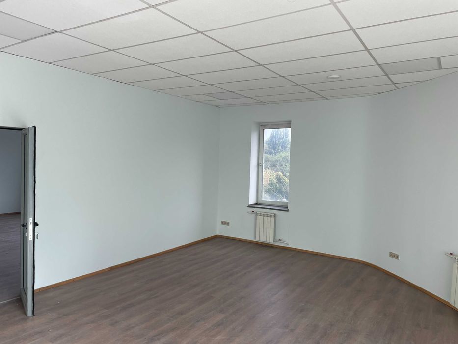Аренда фасадного помещения 350 м2, ул. Вадима Гетьмана 27, рядом метро