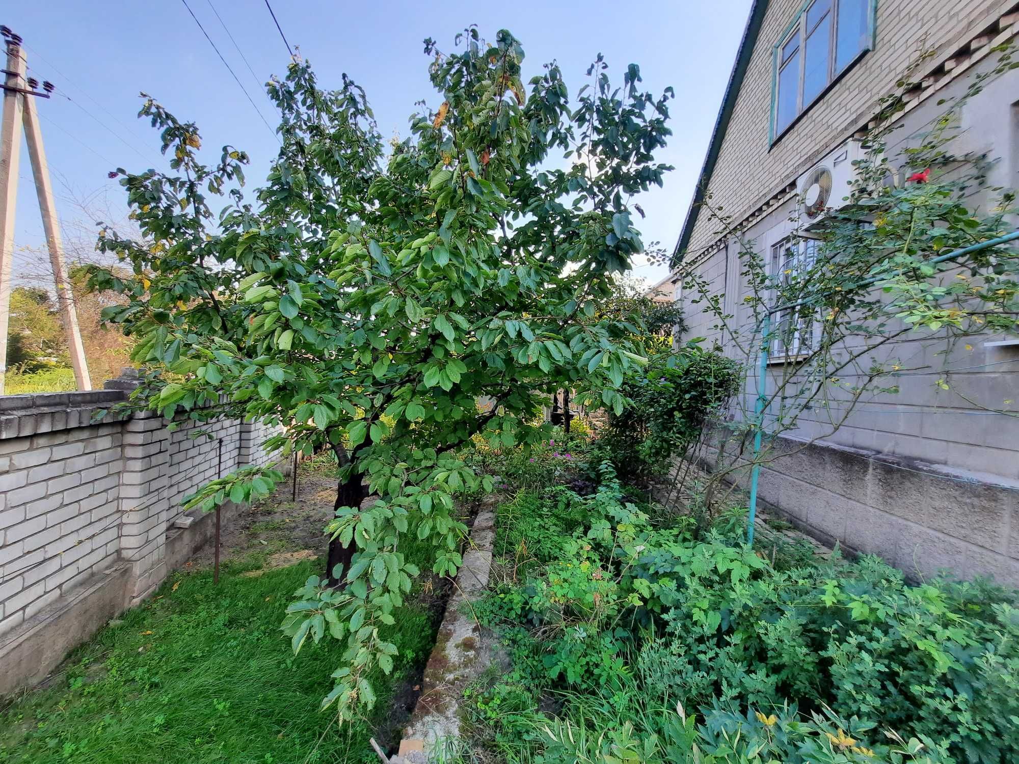 ПРОДАМ будинок на вул. Луганській (М)